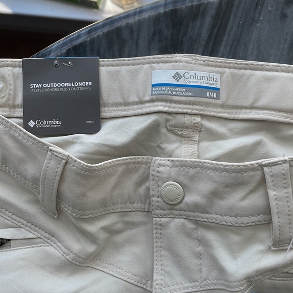 Columbia Straight Leg Hiking Pants in Cream NWT - Picture 4 of 5